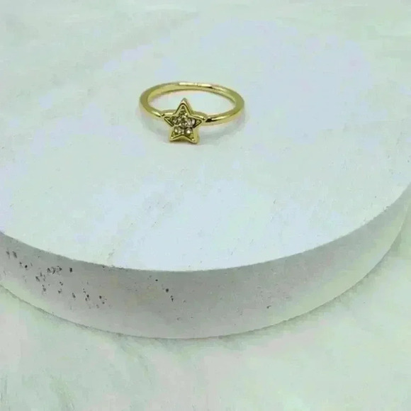 Dainty Chic Sparkly Star Promise Ring Size 6 - Picture 6 of 6